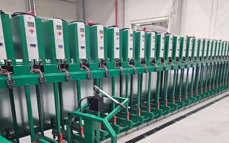Efficient battery changing with customised charging station - Monday, 02.12.2024